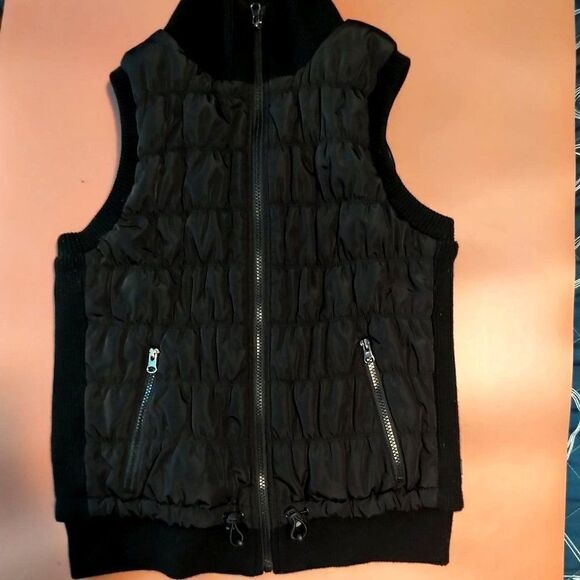 Calvin Klein Performance Vest - Picture 1 of 6